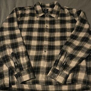 GAP Black and Cream Checkered Flannel shirt. Relaxed fit. Size XL